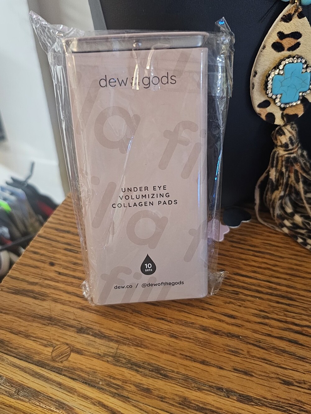 dew of the gods Pink Under Eye Volumizing Collagen Pads